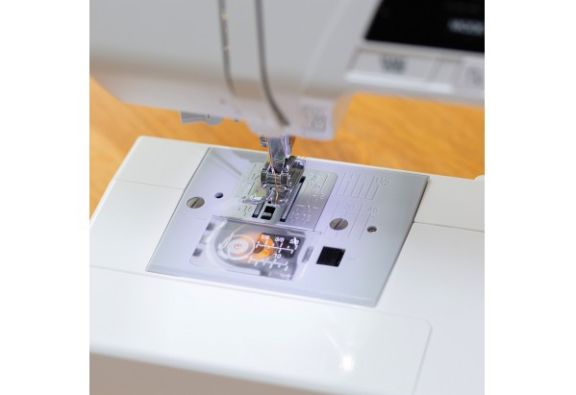 Maquina de coser elna experience 450