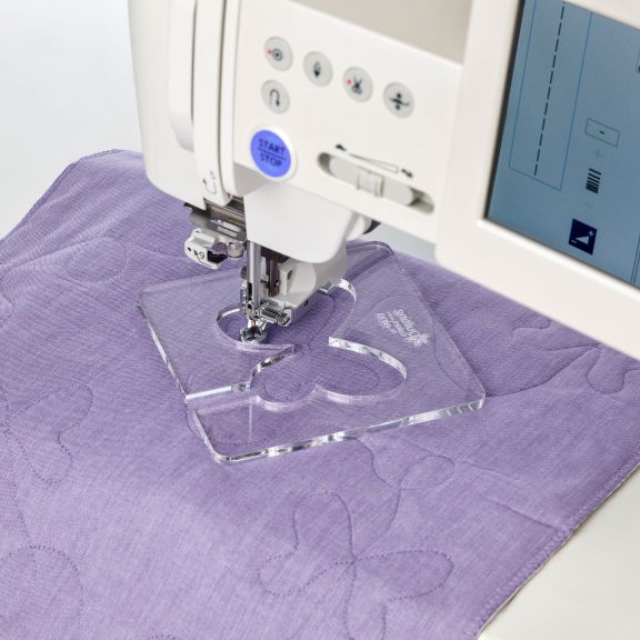 Maquina de coser y acolchar elna 792 pro con sistema exclusivo ASR