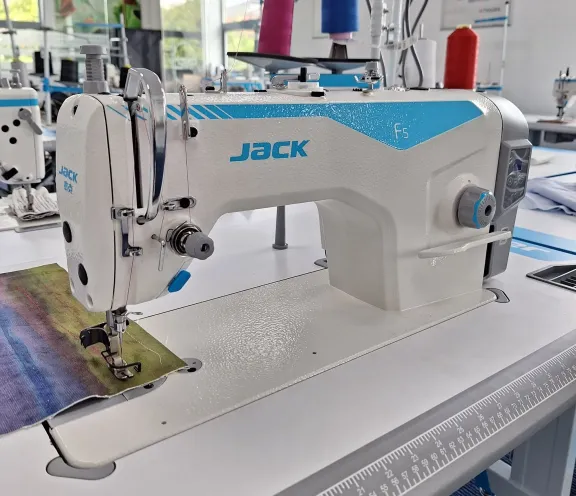Maquina de coser Jack F5