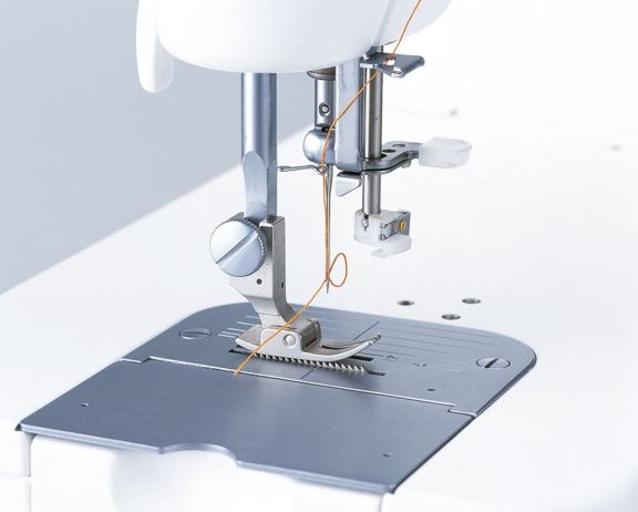 maquina de coser juki TL 2200 qvp mini