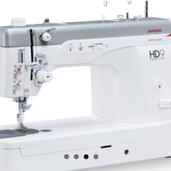 Maquina de coser profesional janome HD9