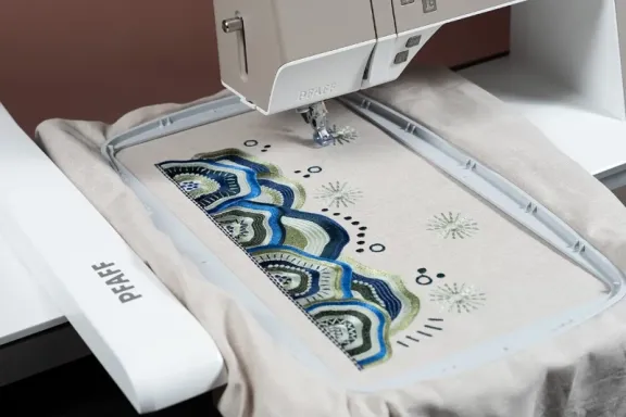 Pfaff creative elevate 680 maquina de coser y bordar