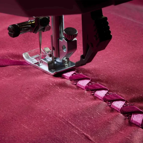 maquina de coser y bordar Pfaff creative expression 750