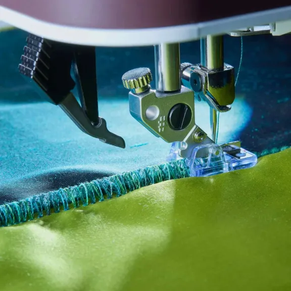 maquina de coser y bordar Pfaff creative expression 750