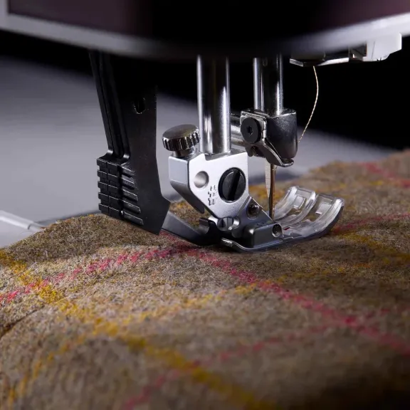 maquina de coser y bordar Pfaff creative expression 750